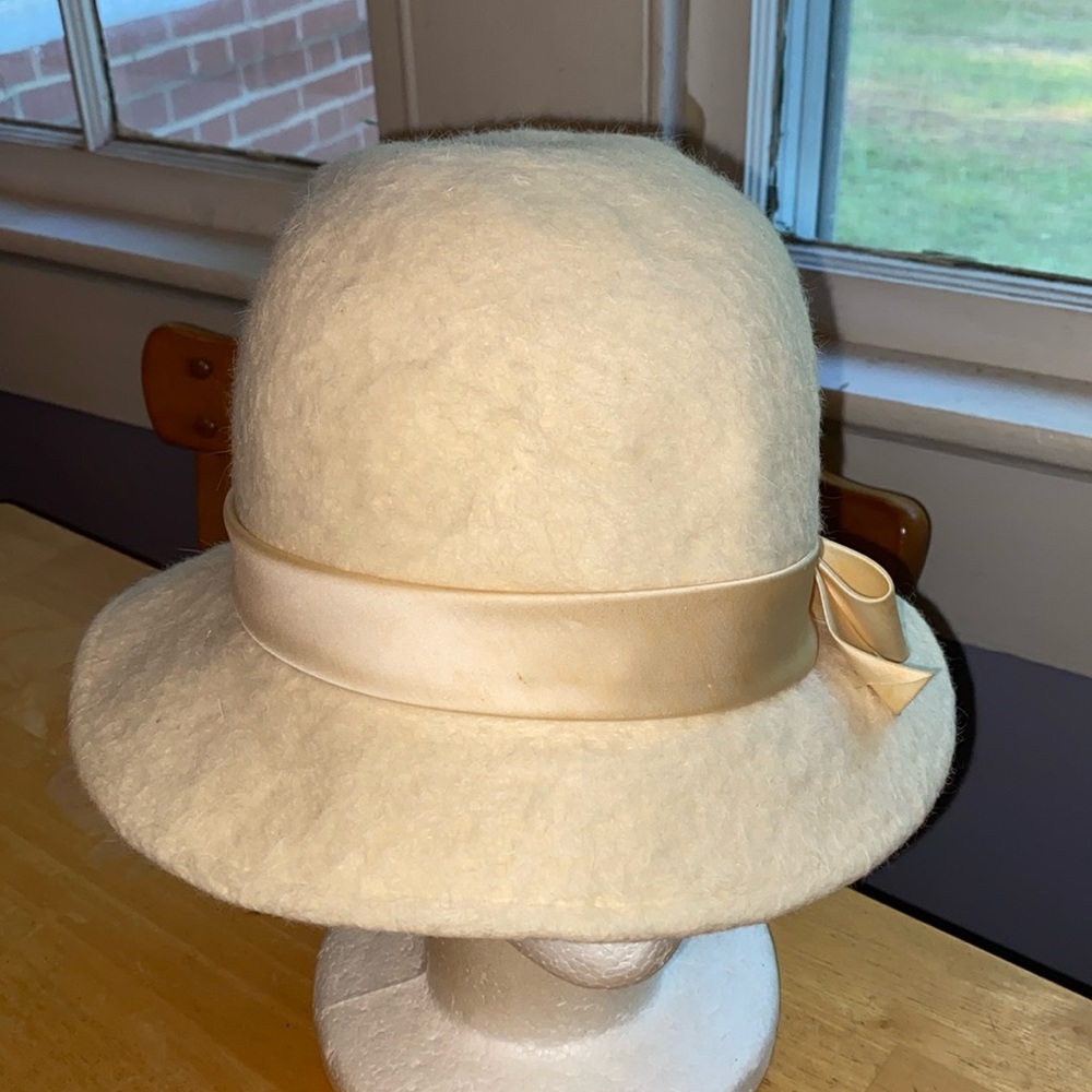 Cream color Countess brand wool bucket style hat made in Italy